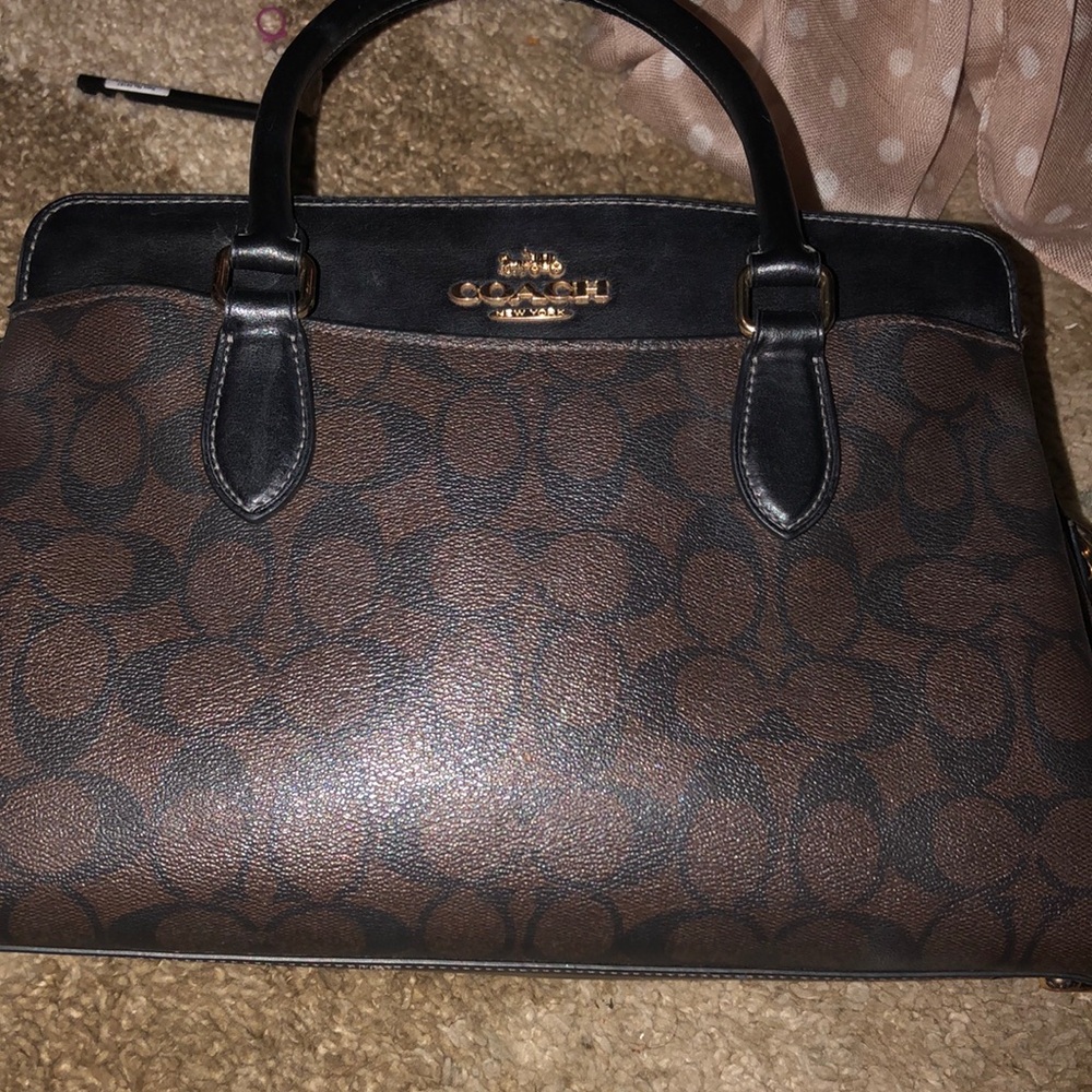 FULL SIZE Coach Darcy Carryall in Signature w/Shoulder strap